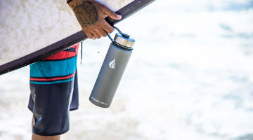Can I use a stainless steel water bottle for hot beverages?