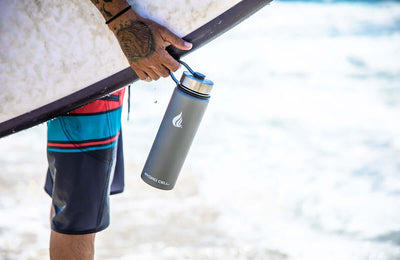 Can I use a stainless steel water bottle for hot beverages?